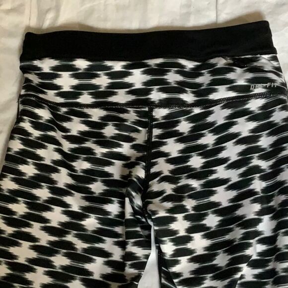 NIKE PRINTED RELAY DRI FIT STAY WARM RUNNING XS Black White - Picture 8 of 11